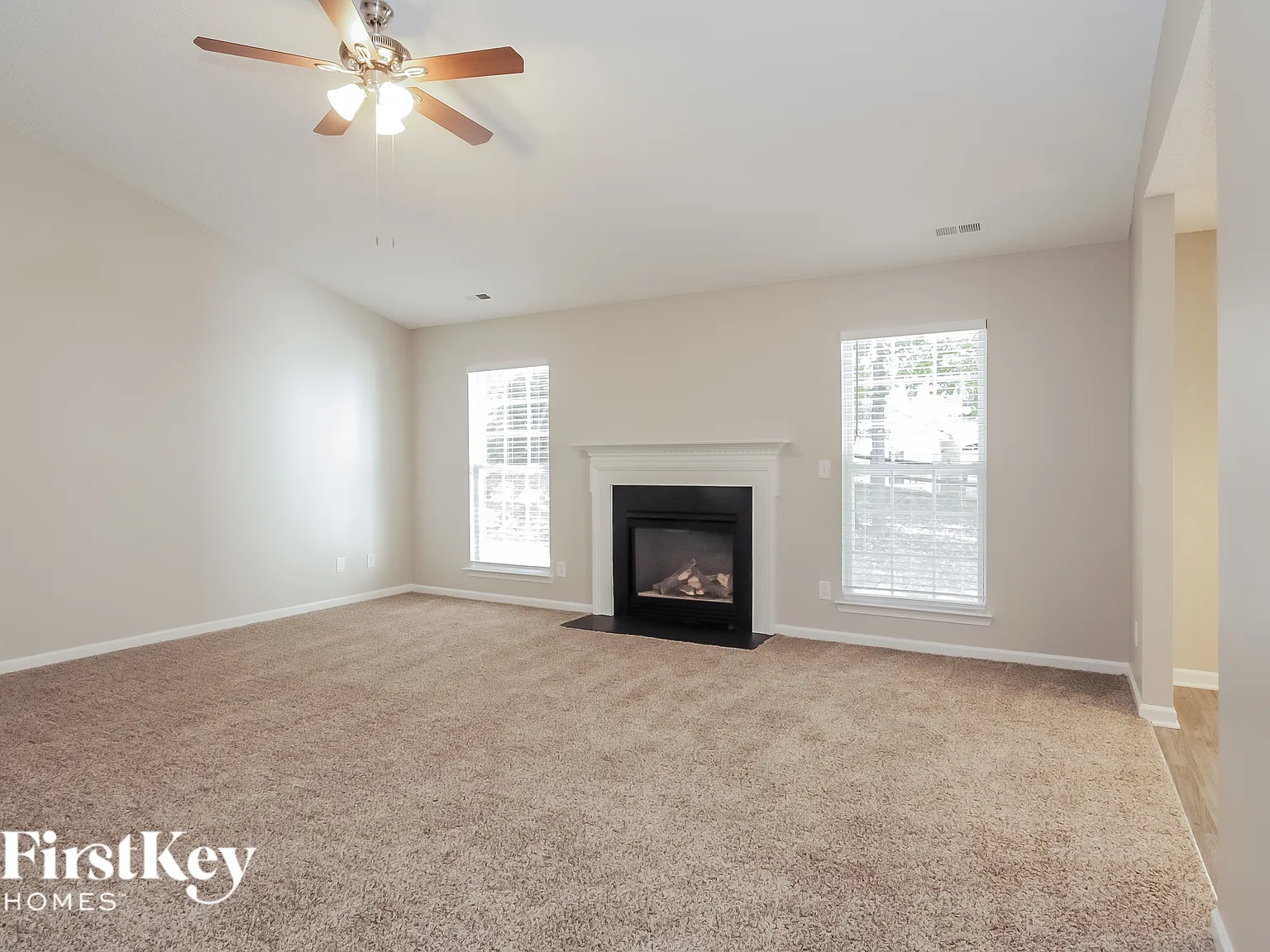 3 bed, 2.0 bath, 1384 sqft, $2,450 — Photo 4