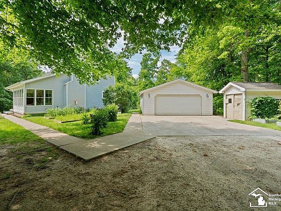 2nd image of 14297 Hickory Hill Dr