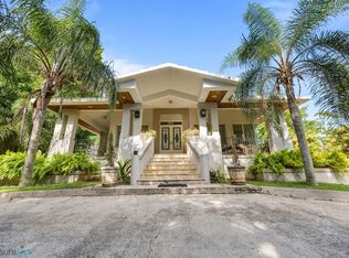 8 Calle Ucar, Carolina, PR 00987