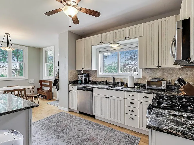 36 E Touhy Ave — Photo 9