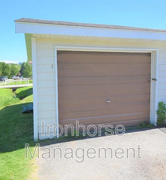 8 Hoffman Dr #1 — Photo 18