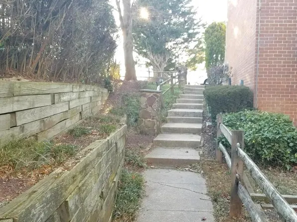 2498 Sun Valley Cir #8, Silver Spring, MD 20906