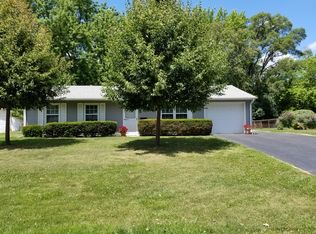 7 Pomeroy Rd, Montgomery, IL 60538