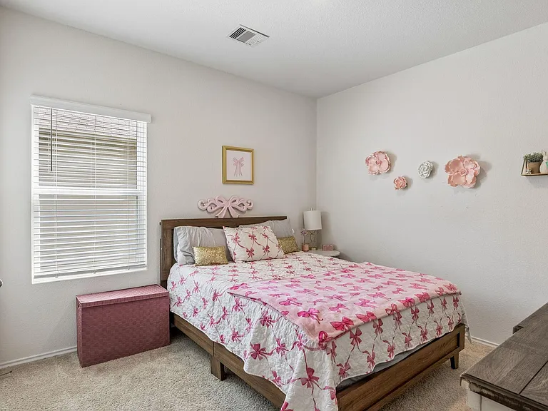 343 Sickle Loop — Photo 6