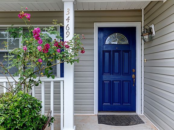 Beautiful entrance and roses