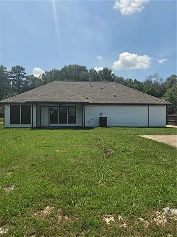 3 bed, 2.0 bath, 1404 sqft, $1,750 — Photo 4