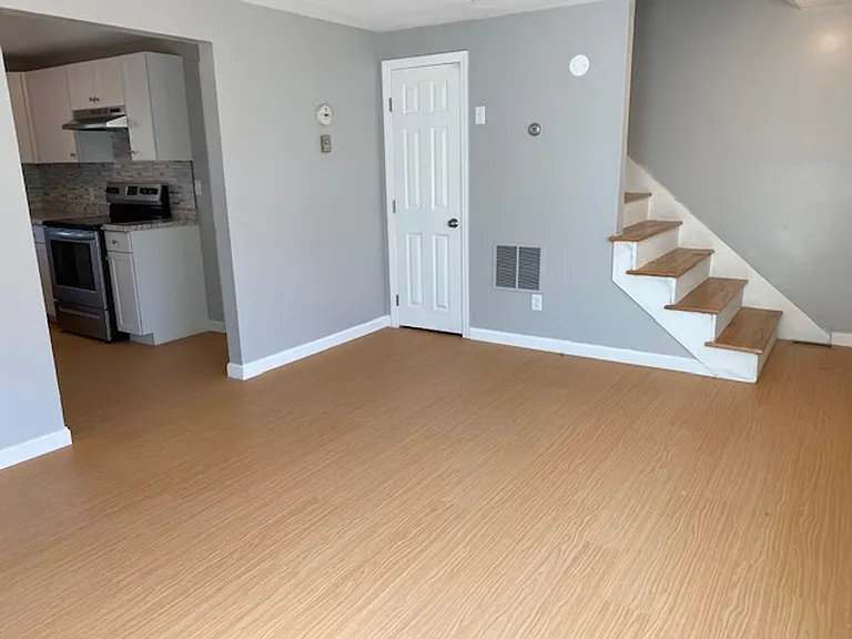 9 Bayberry Ln — Photo 4