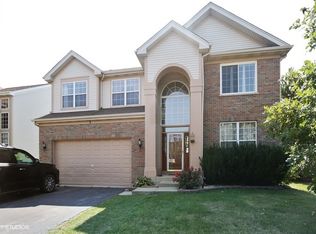 3 Prairie Pointe Ln, Streamwood, IL 60107