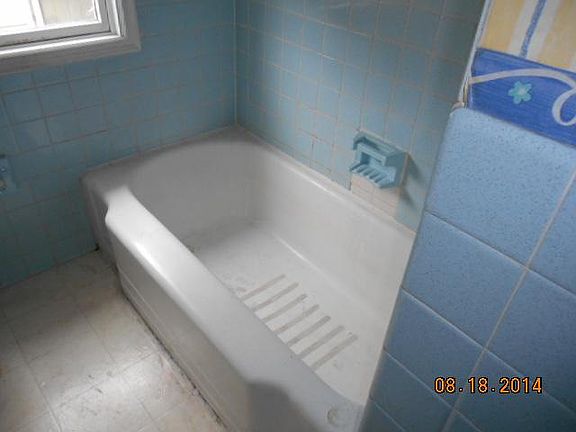 5th image of 4725 Yates Ave N