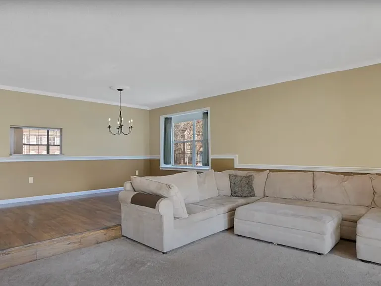 1501 Doolittle Dr — Photo 3