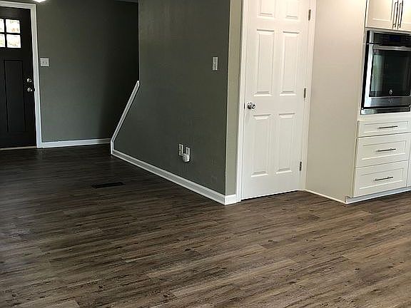 5th image of 841 Hershire Dr