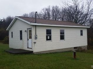 844 W Hughes Rd, Arcade, NY 14009