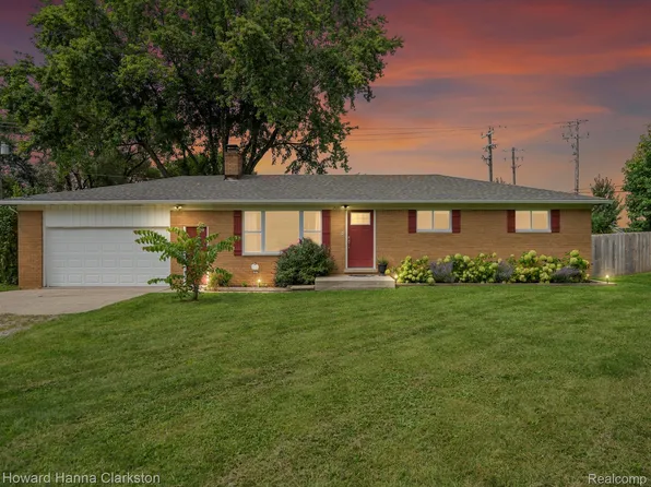 7171 Clintonville Rd, Clarkston, MI 48348