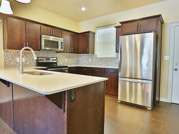 4th image of 482 S Sang Ave