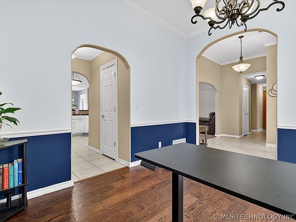 4th image of 5712 Hazel Rd