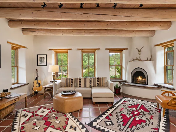 87 Don Filomeno, Santa Fe, NM 87506