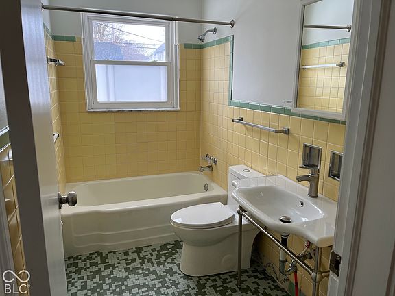 5th image of 5230 Broadway St