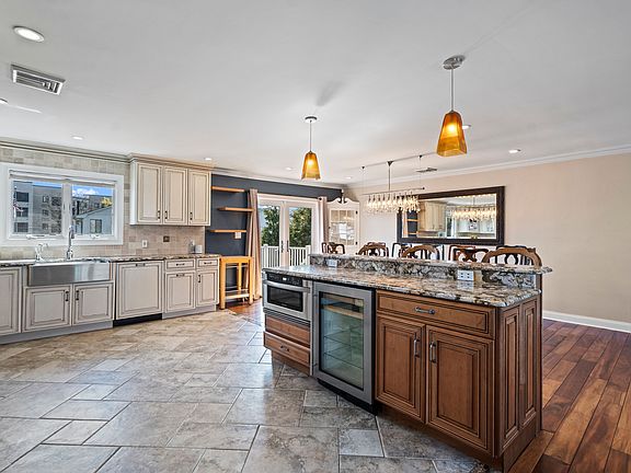 5th image of 539 Nassau Ave #A