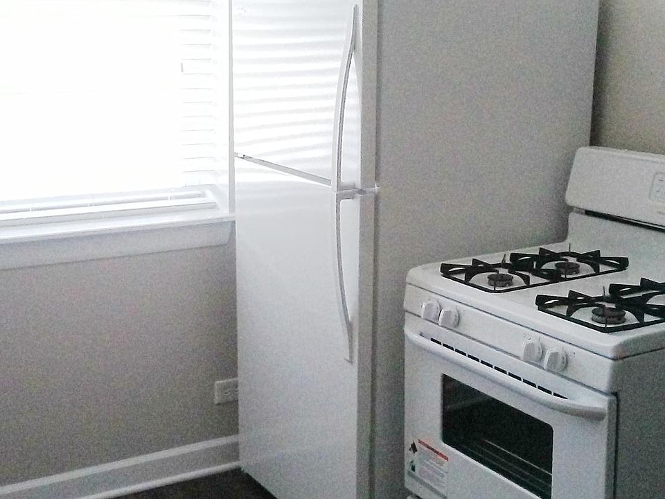 1st image of 2412 N Kilbourn Ave #3