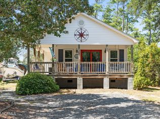 307 NE 56th St, Oak Island, NC 28465