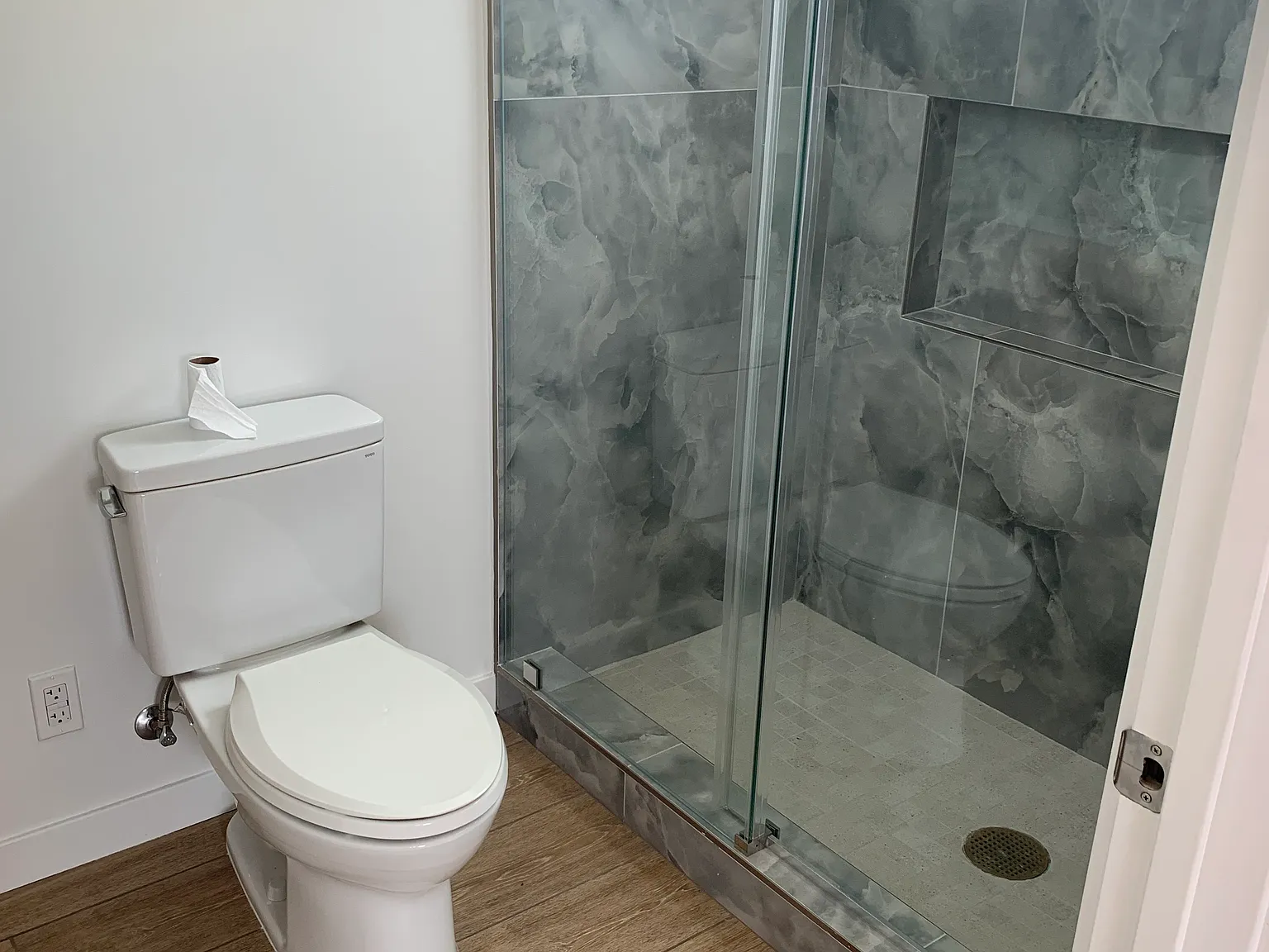 2 bed, 850 sqft, $2,800 — Photo 3