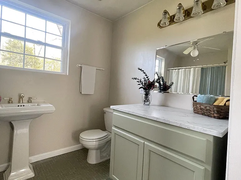 4080 Bernard Rd — Photo 15