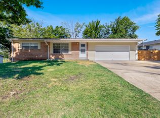 2 Martin Ln, Saint Peters, MO 63376