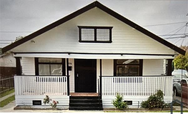 1st image of 336 E 118th Pl