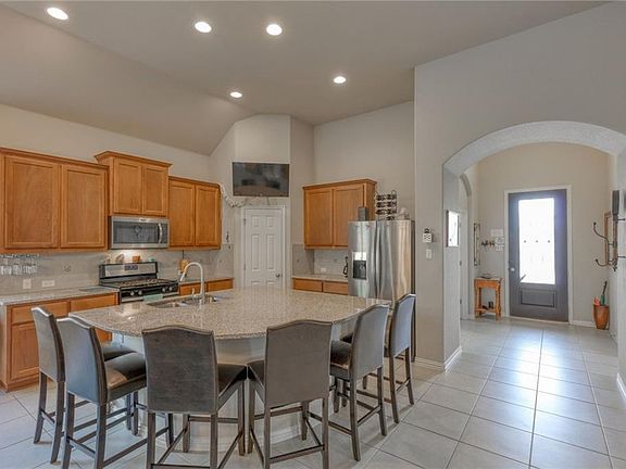 4th image of 8118 Cannon Ct