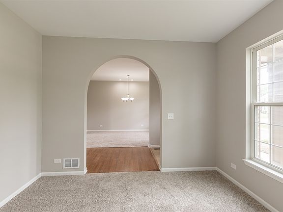 5th image of 9431 Diana Ln