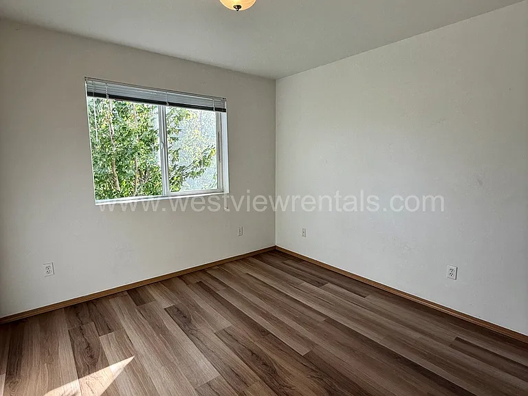 524 32nd St — Photo 121