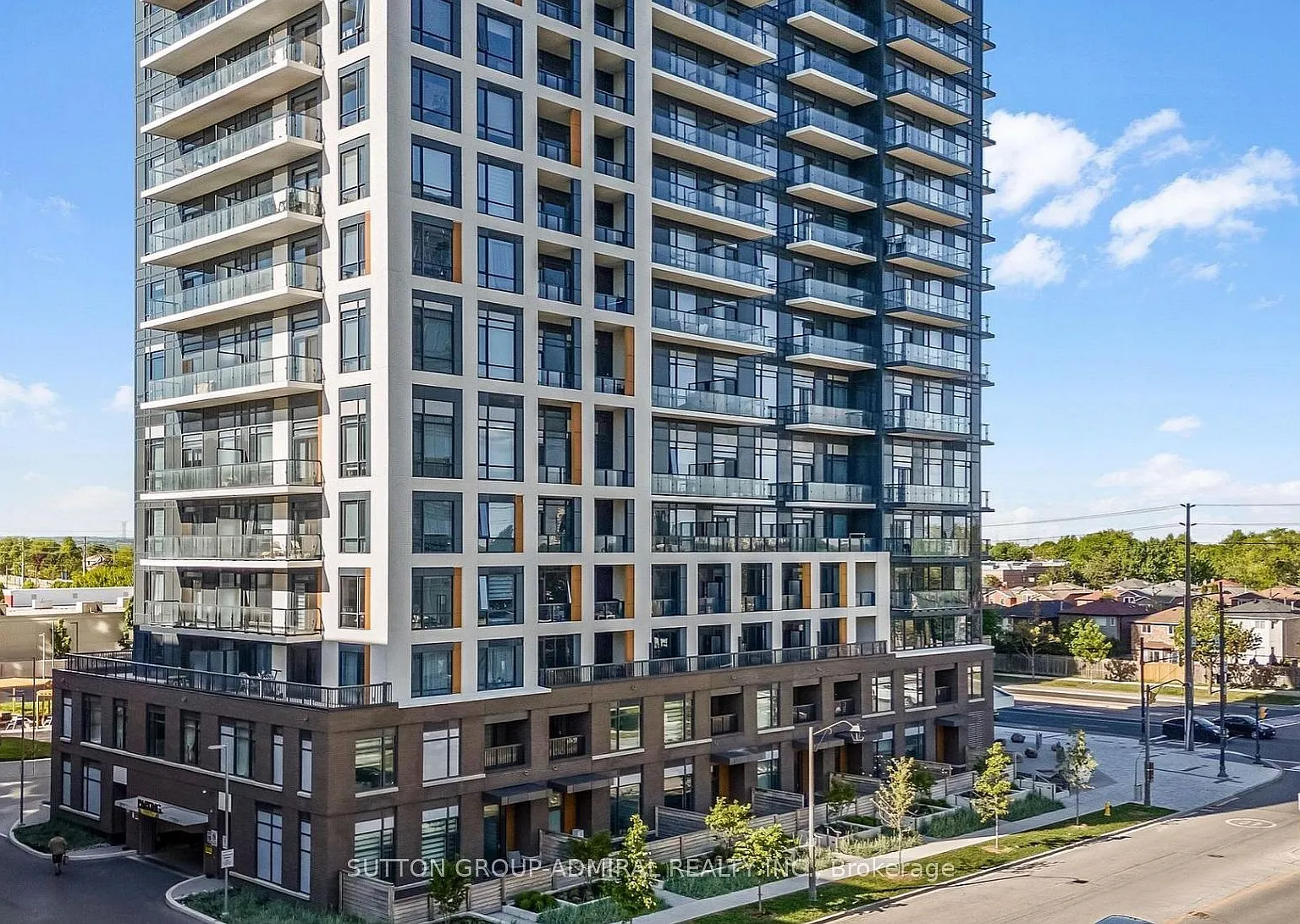 7950 Bathurst St — Photo 1