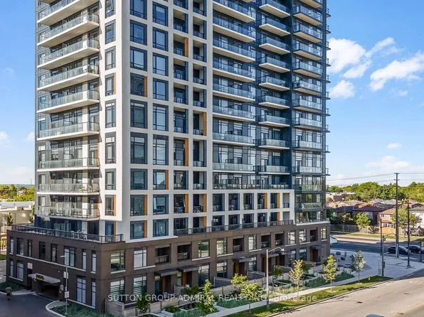 7950 Bathurst St, Vaughan, ON