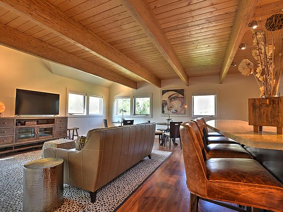 2nd. Level Living Room