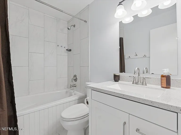 863 Westgate Dr — Photo 32