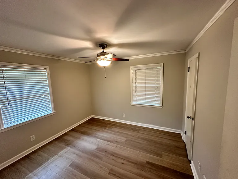 992 Shirley St SE — Photo 14