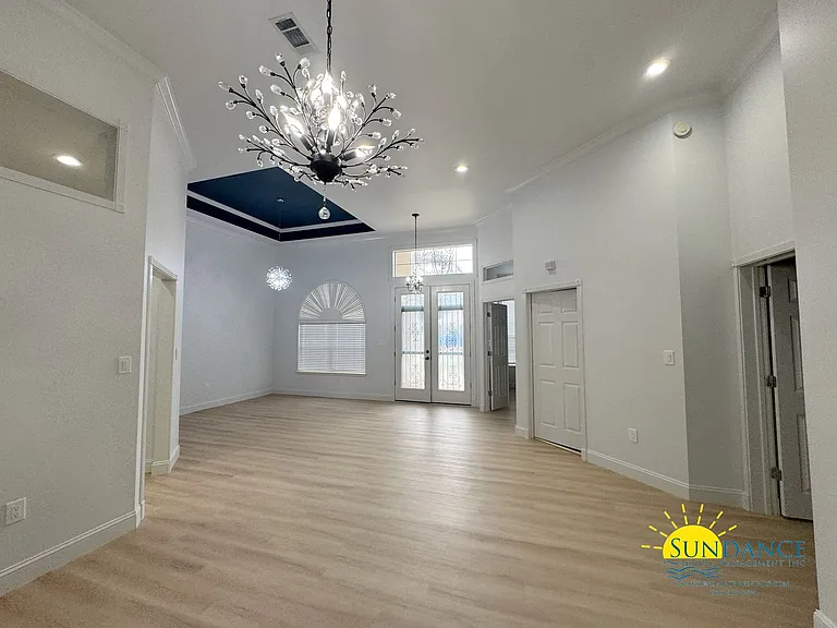 504 Fallin Waters Dr — Photo 2