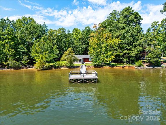 4th image of 5350 Commodore Pl