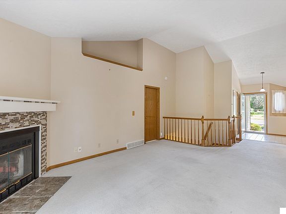 3rd image of 3506 Schuemann Dr
