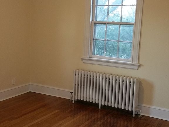 3rd image of 4304 Bromley Ln Floor 2