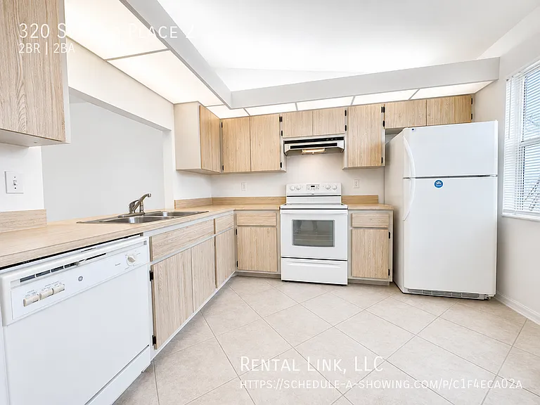 320 SW 3rd Pl #2 — Photo 11