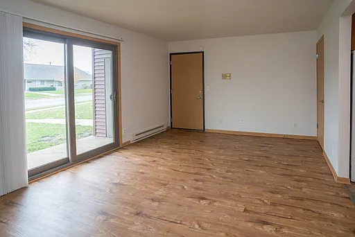 1851 Roosevelt Ave — Photo 6