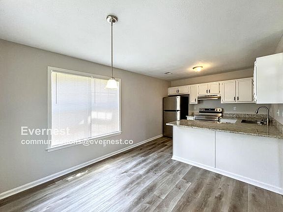 3rd image of 5807 Garden Walk W