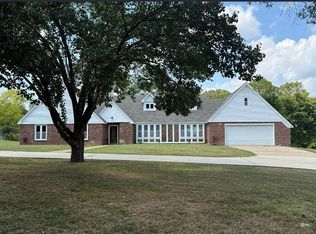 2010 Lawndale Dr, Tupelo, MS 38801