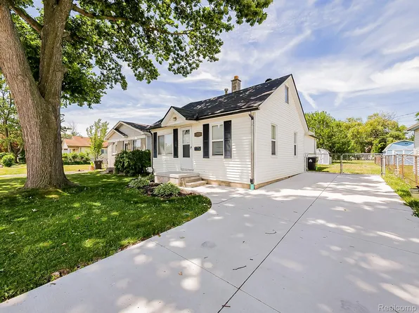 27819 Lasslett St, Roseville, MI 48066