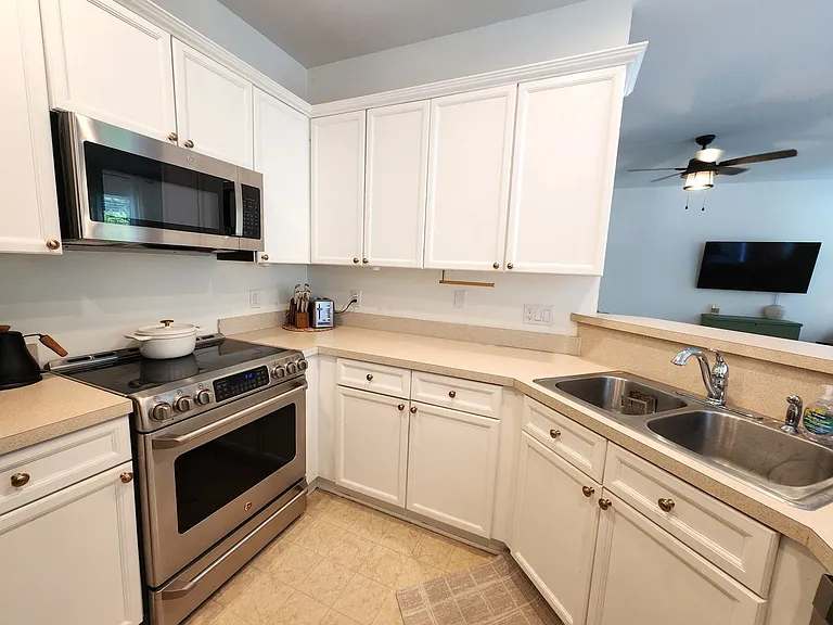 212 Sand Pebble Dr SE — Photo 16