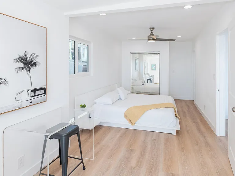 1053 De Garmo Dr — Photo 11