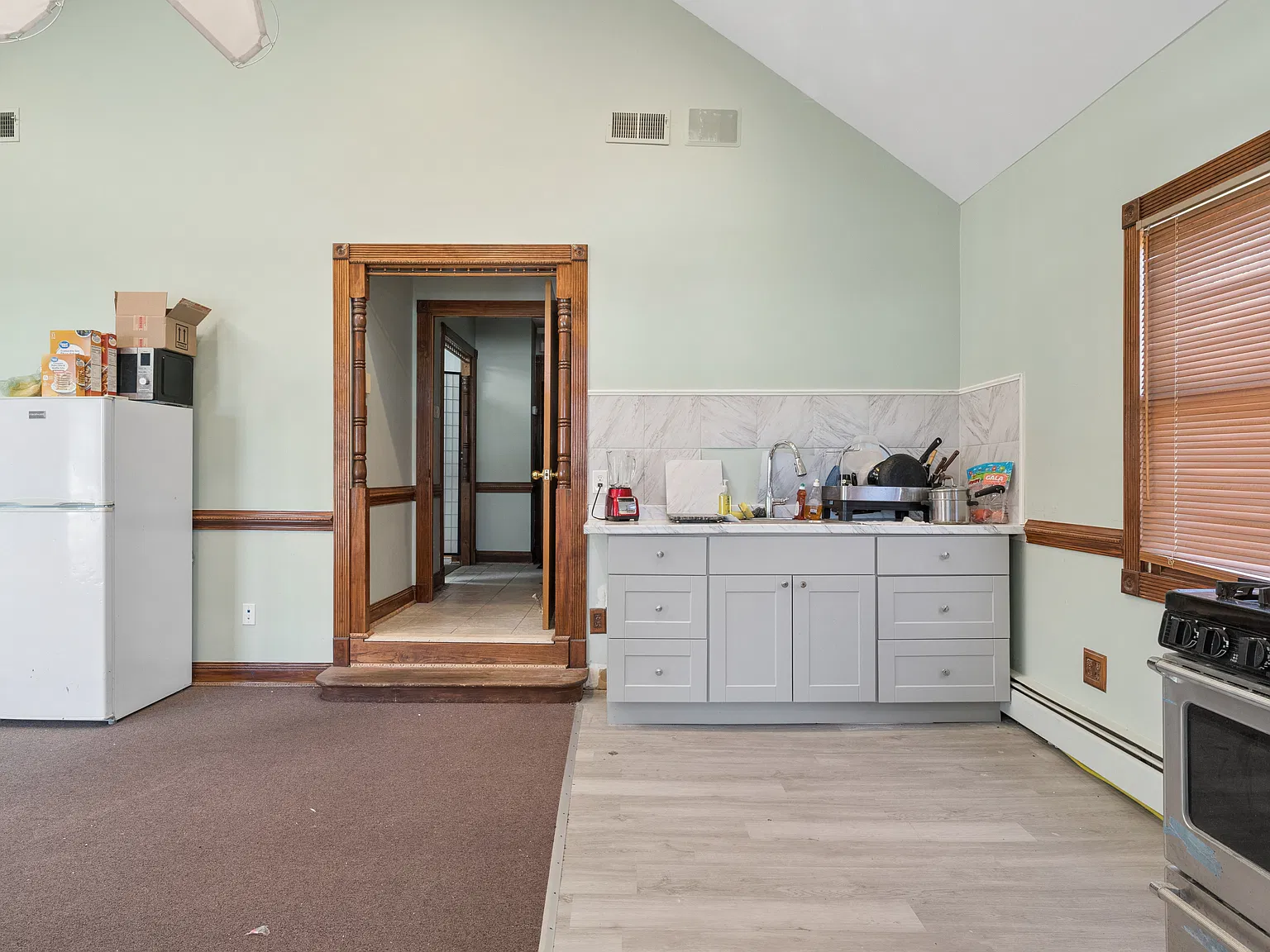 3 bed, 1728 sqft, $2,750 — Photo 2