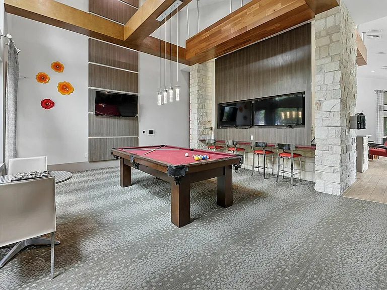 Clubhouse 2