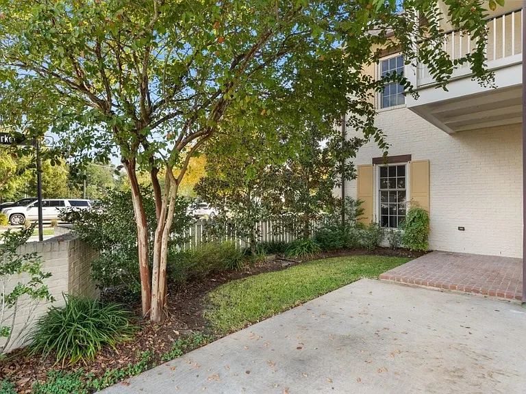 2050 Jabez Dr — Photo 43